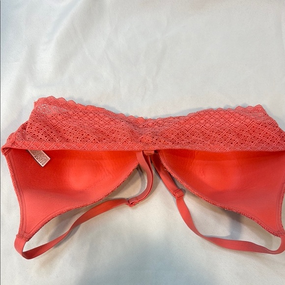 Victoria’s Secret Body by Vic 38D Coral Lace Lightly Lined Women's Plunge Bra - Picture 9 of 14